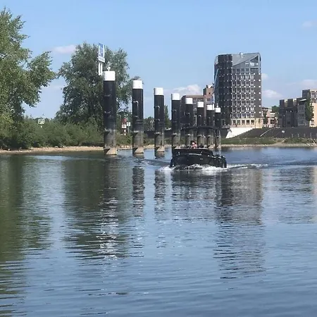 דירה With Motorboat *