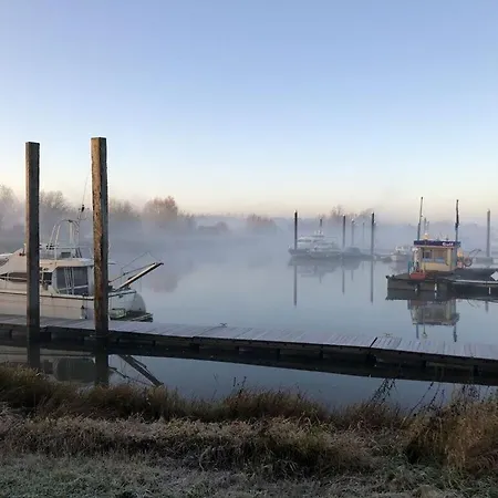 דירה With Motorboat Olburgen