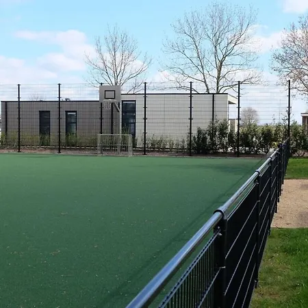 With Motorboat דירה *