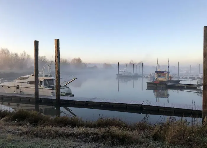 Lägenhet With Motorboat Olburgen