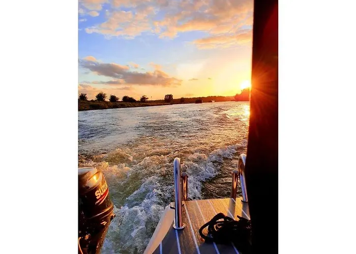 Apartment With Motorboat